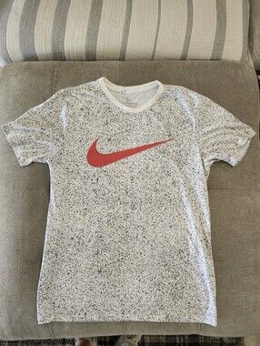 Nike White Dri-FIT Short Sleeve Tee - M